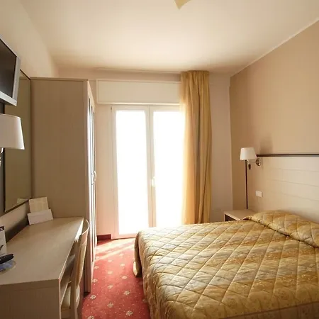 Apollo Hotell 4*